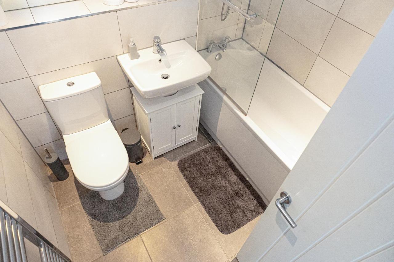 Private Room In A New Build Heanor Exterior foto
