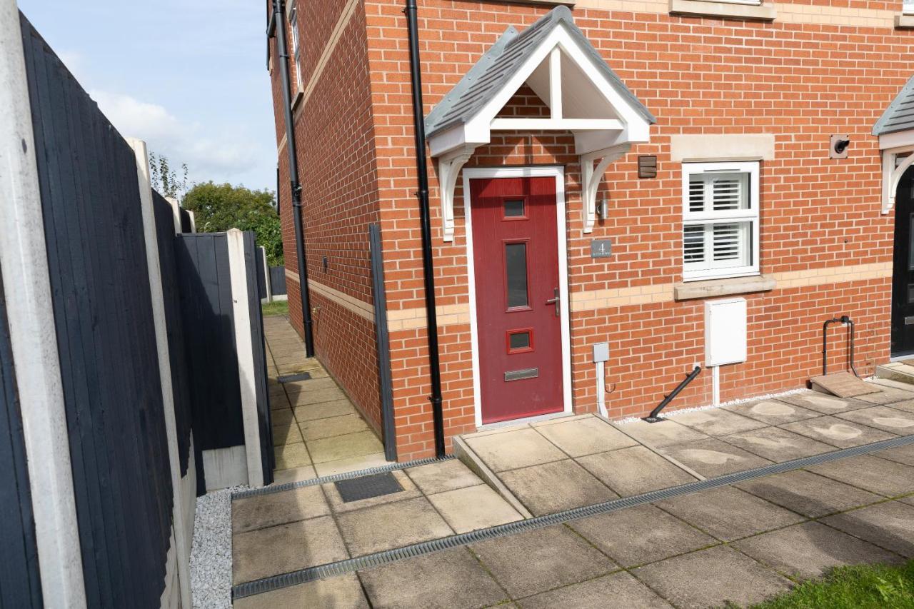 Private Room In A New Build Heanor Exterior foto